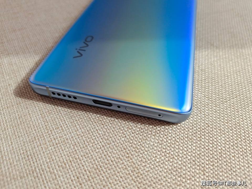 旗舰|外观更轻薄 拍照更好 vivo X60才是4000元价位的旗舰标杆