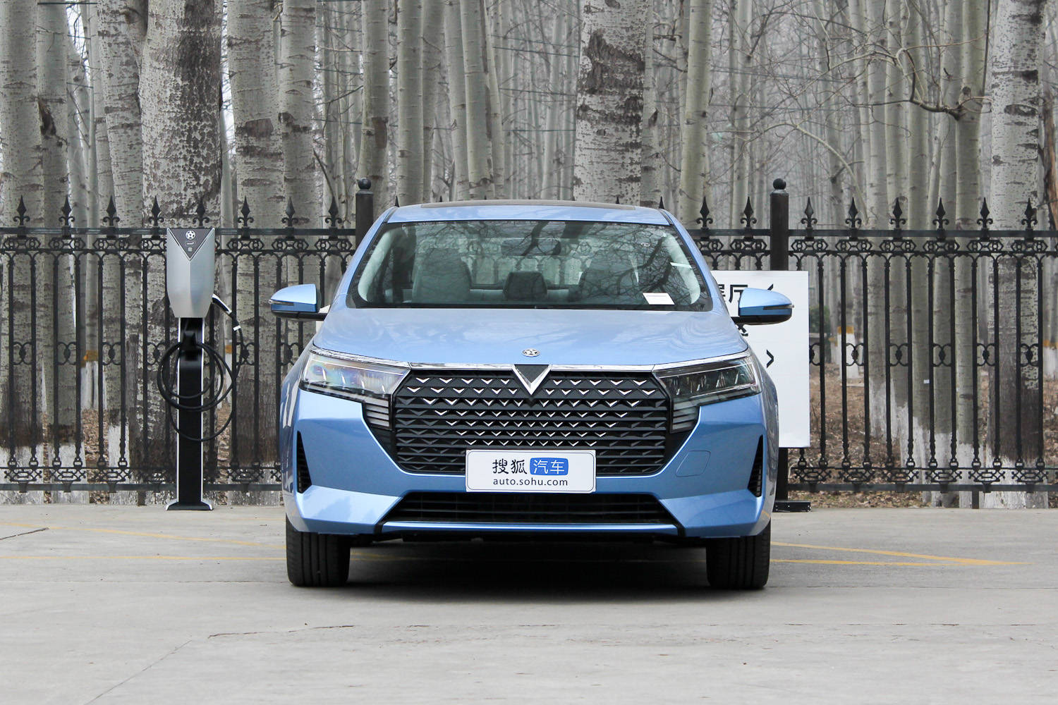 年轻时尚了不少 启辰d60 plus到店实拍