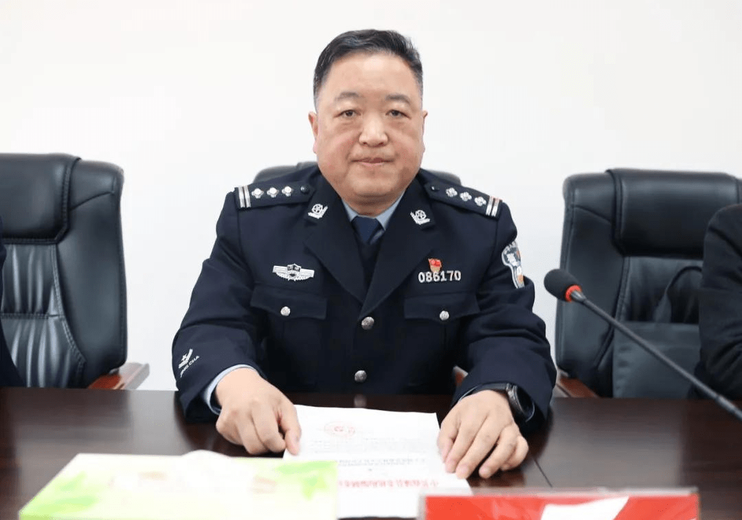 县委常委,政法委书记余季,县委常委,组织部长吕菲,县政府党组成员,县