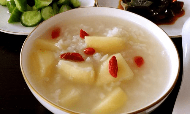 苹果可以和什么一起炖 261f341b282d4d82838cbb4627c49c6e.png