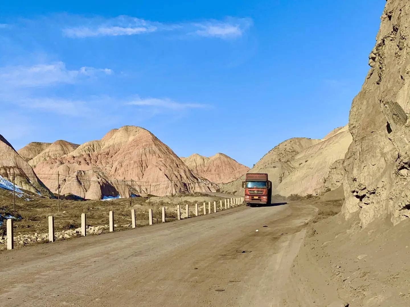 新疆自驾攻略——101国防公路：七彩谷（入口段、3月）