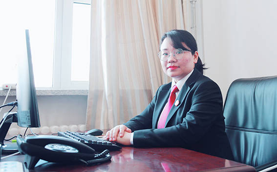 徐丽娜刚柔并济