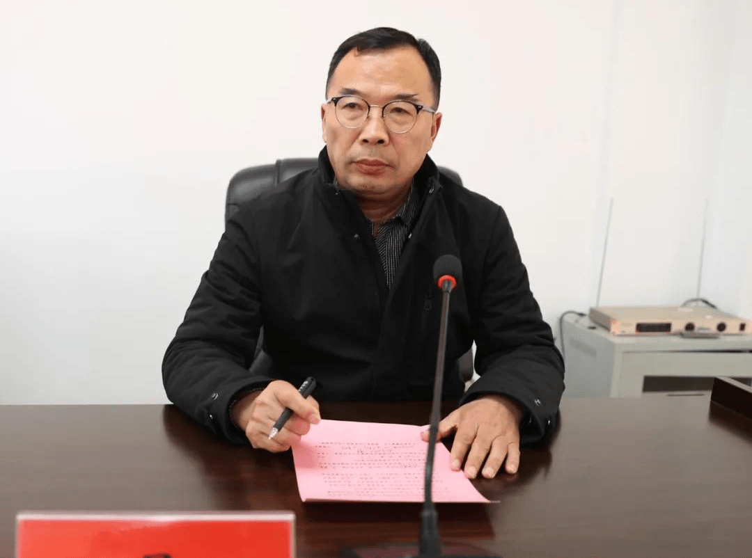 县委常委,政法委书记余季,县委常委,组织部长吕菲,县政府党组成员,县