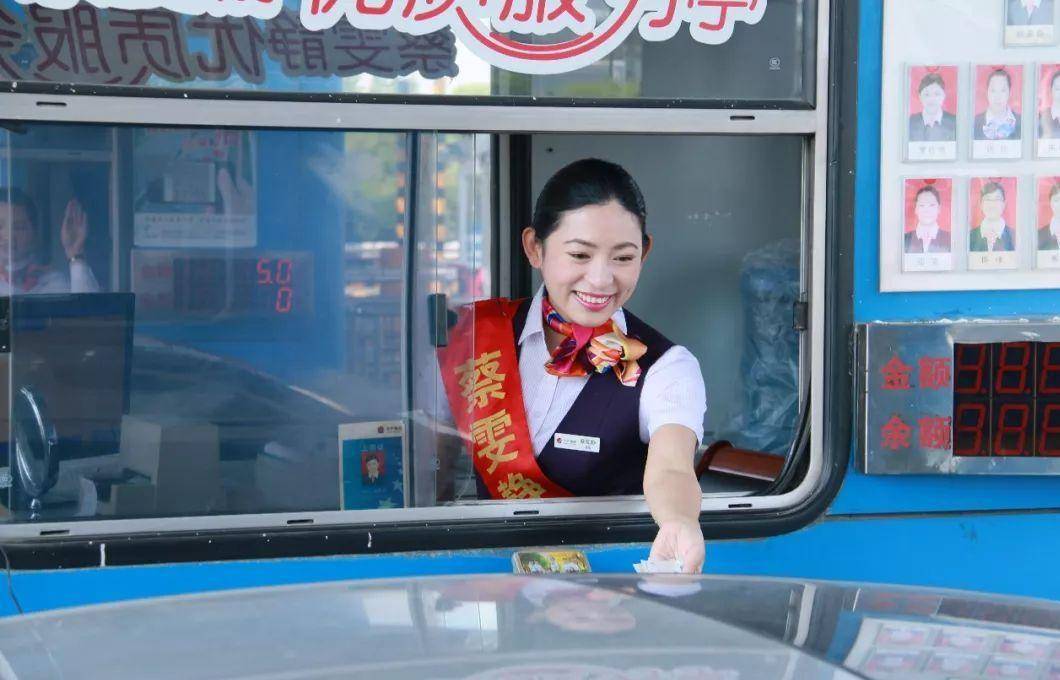 高速收费站的收费员在哪儿上厕所?原来在这个地方
