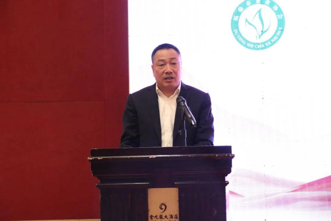 会上,福鼎市茶业协会会长林振传作2019-2020年度工作报告,总结2019