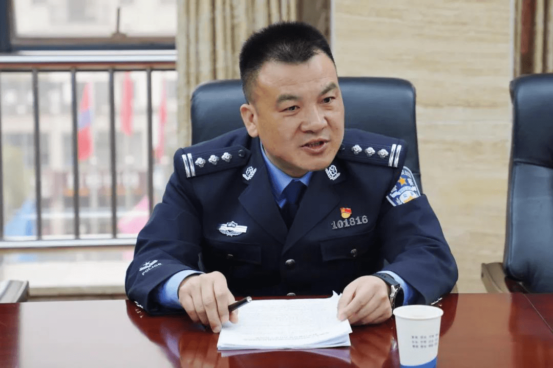 武陵公安分局召开队伍教育整顿培训暨部署会