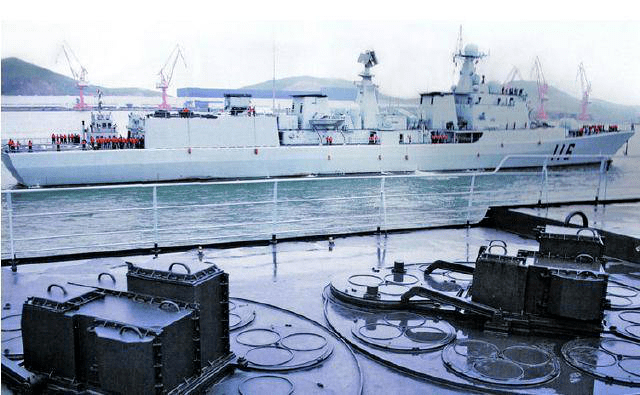 导弹系统(下)第二艘"沈阳"号是051c型导弹驱逐舰的首舰,舷号依然为115