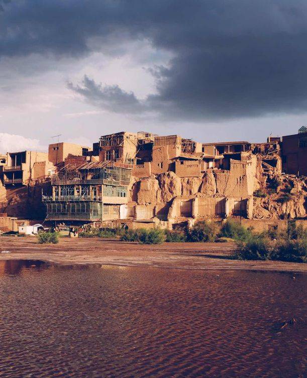 中巴边境最美县城在喀什好色之徒的天堂还一脚跨三国