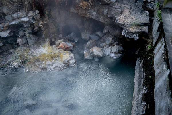云南腾冲的热河，以温泉著名，一个靠老天爷赏饭吃的边陲小城。