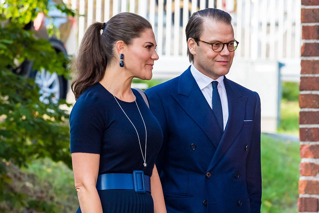 瑞典女王储维多利亚夫妇确诊感染新冠病毒
