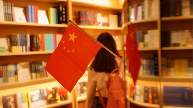 用户|为什么很多人买苹果？人民日报吐槽，买一部干净的安卓手机真难