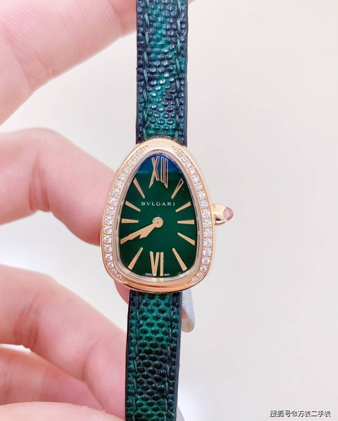 花心思戴个劳力士去见女友,不如直接送她"蓝气球"_卡地亚