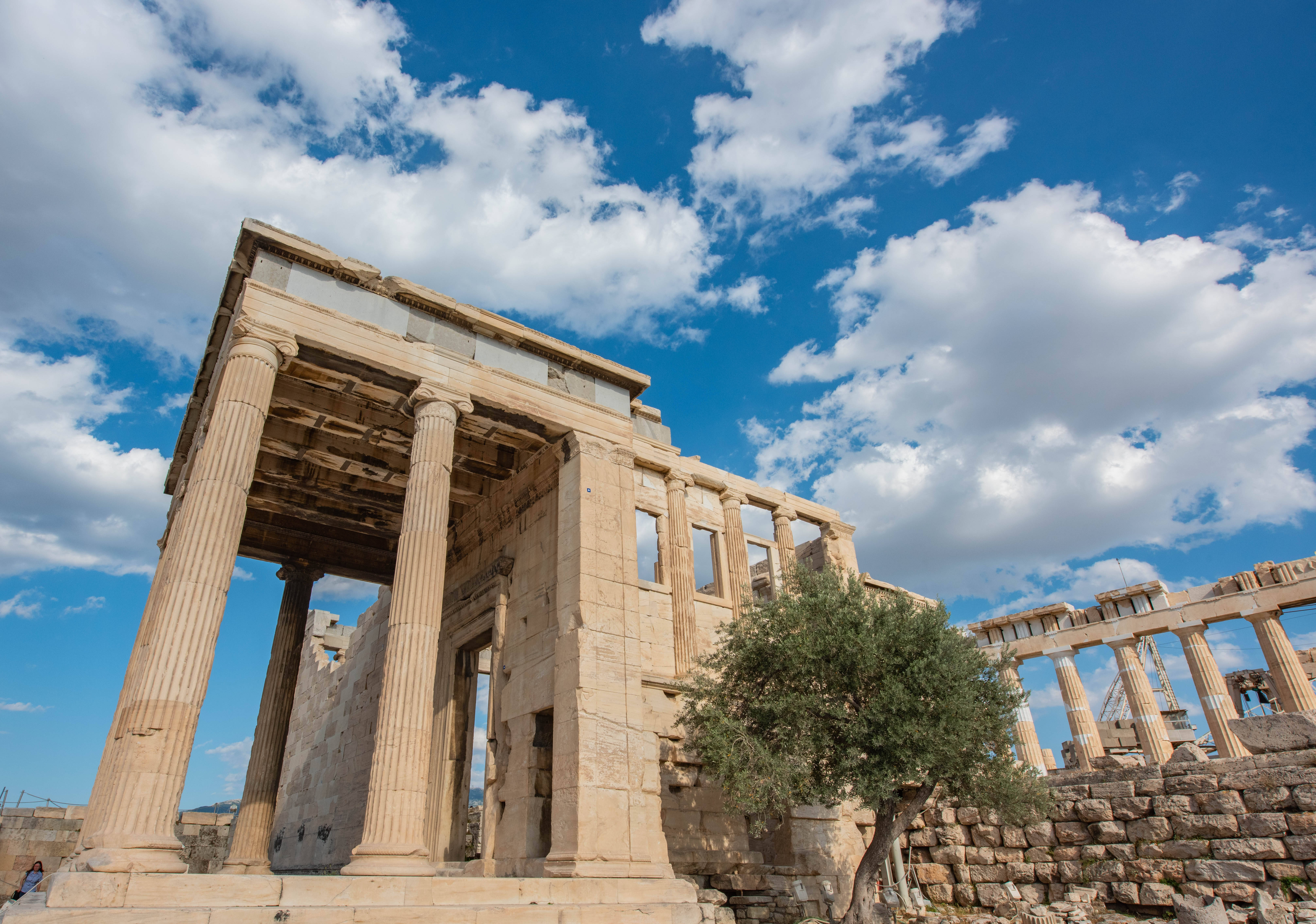 据说始建于公元前580年,集古希腊建筑与雕刻艺术之大成