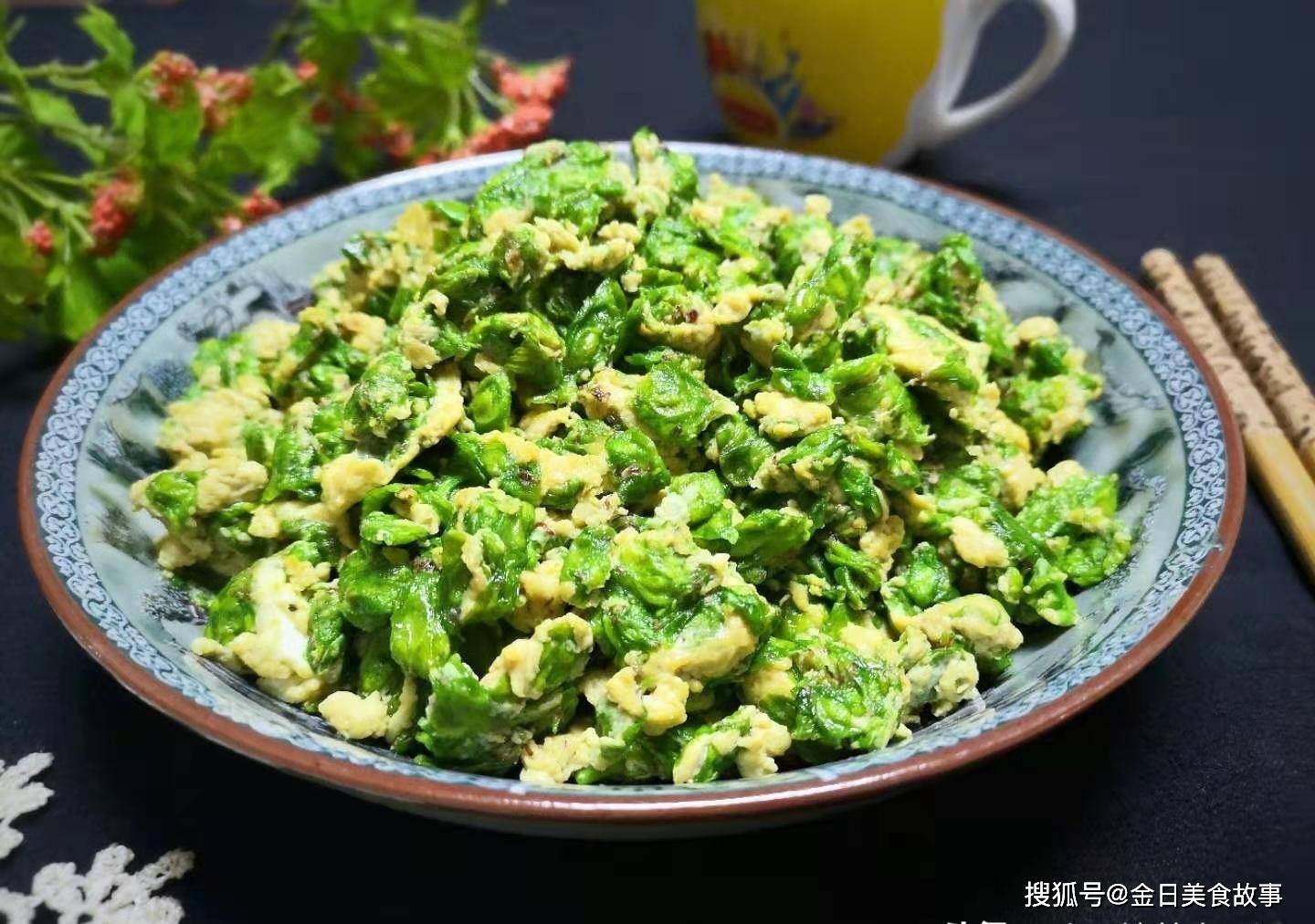 春天的榆钱鲜嫩,炒鸡蛋贼香,健胃安神_榆树