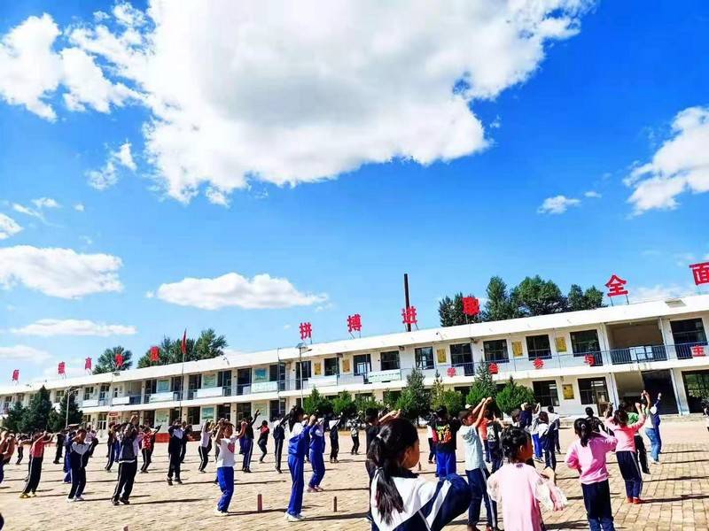 靖边县小河镇九年制学校获批为榆林市首家红军小学