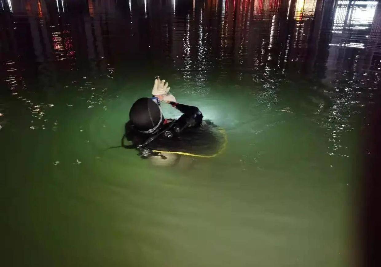 20岁男孩凌晨跳湖遗书曝光孤独把他推向深渊心有余而力不足