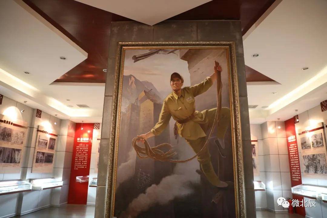 学党史特殊党日传承红色基因听杨长林老人讲述父亲杨连弟烈士英雄事迹