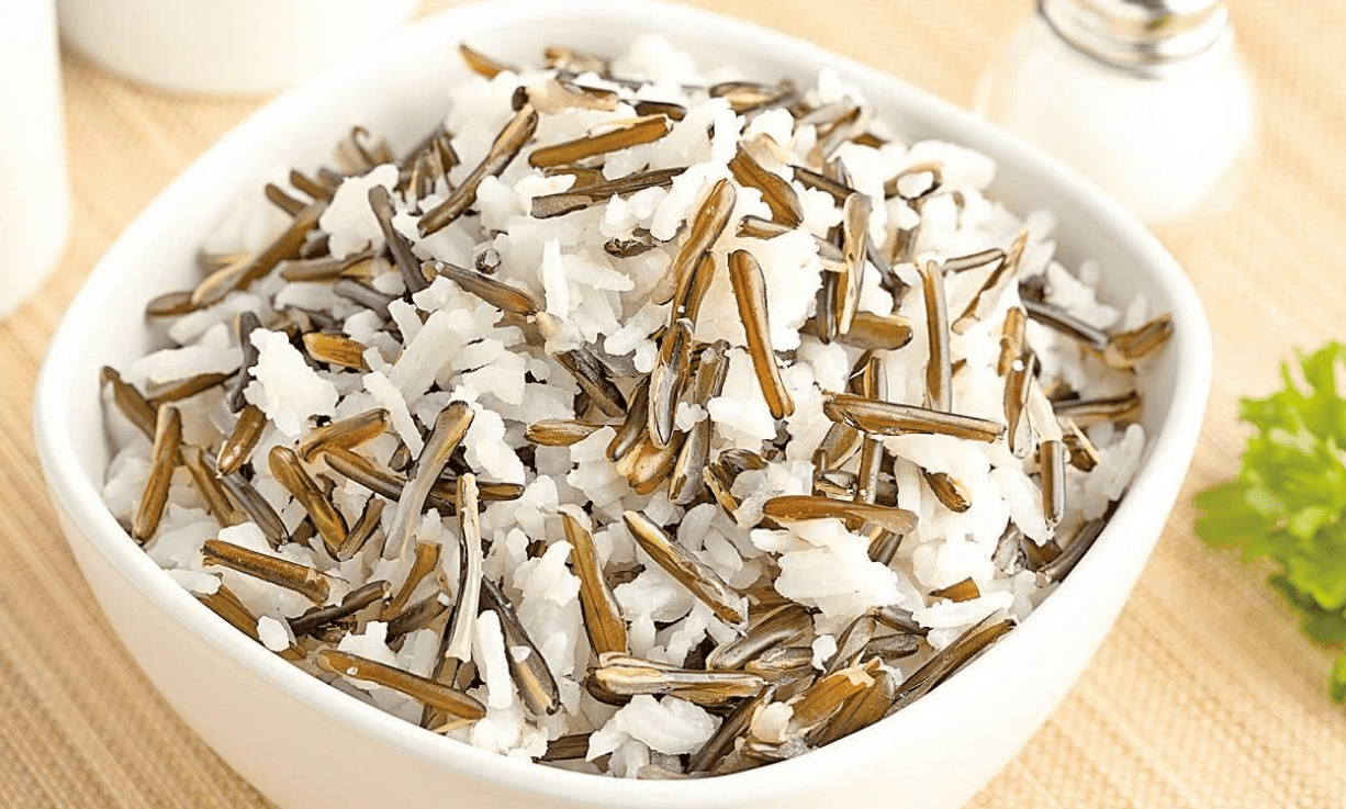 随便上网一搜,跟菰米或雕胡饭相关的诗句至少有个百八十句,除了上面