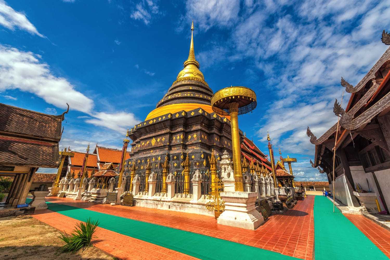 Wat Pha Sorn Kaew（玻璃崖寺）