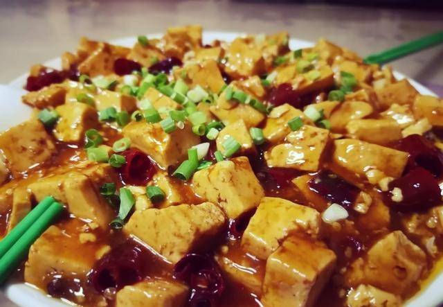 烧什么菜要放辣椒面 a16742653b114649bb8f3024e327334b.jpeg