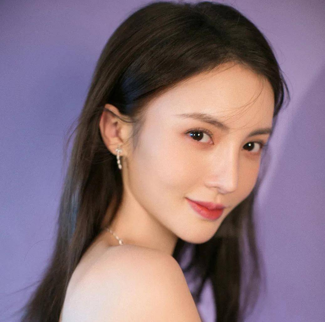 好多演员有斜视的问题 在大荧幕特别有感觉 缺憾变优势 金晨