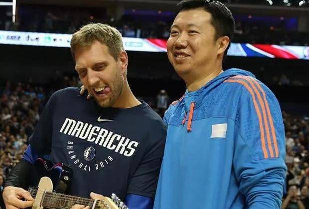 nba首位亚洲球员,二婚娶90后娇妻,身材极品,球迷:真享福!_王治郅