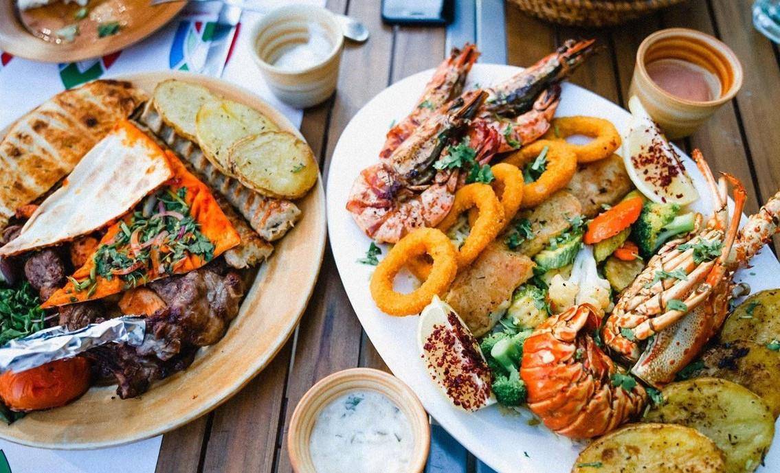 迪拜富人家庭的一日三餐，龙虾只能算家常菜，贫穷真是限制了想象