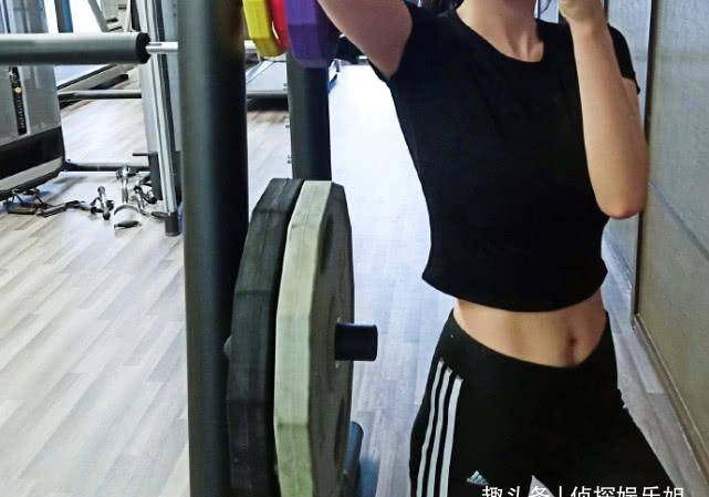 多少斤才可以有马甲线 8ba2868cfabd4a32948af982674ed2ce.jpeg