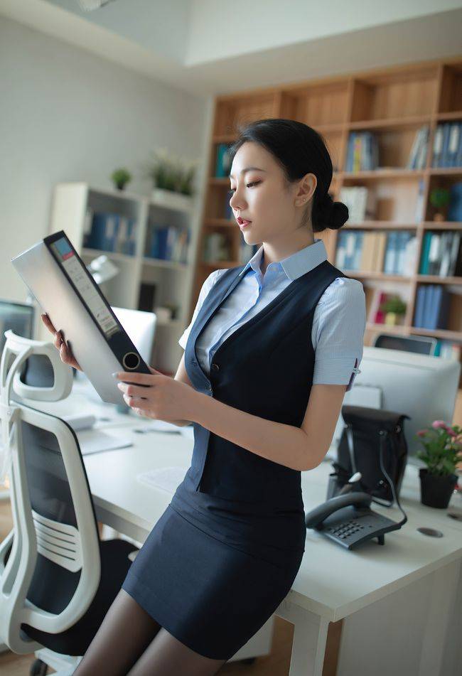 适合白领族的职业穿搭,打造职场丽人,让你在职场上更有优势