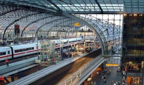 中国投资130亿，修建全球最大的火车站，相当于30个天安门大小！