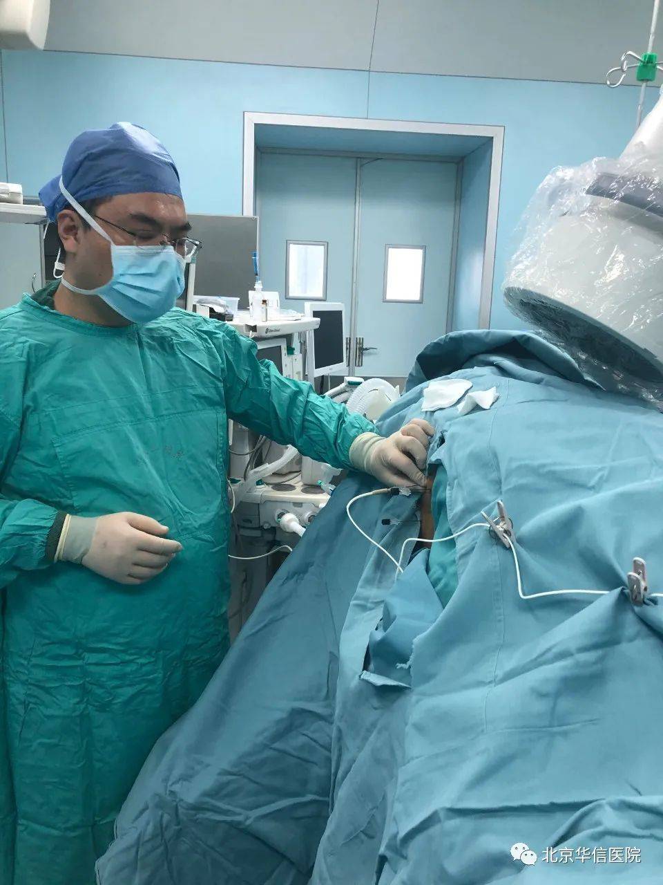 关圆医生在手术中