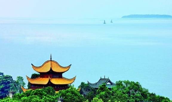 中国最“悲剧”的湖，曾是国内第一大湖，40年内却消失了近一半