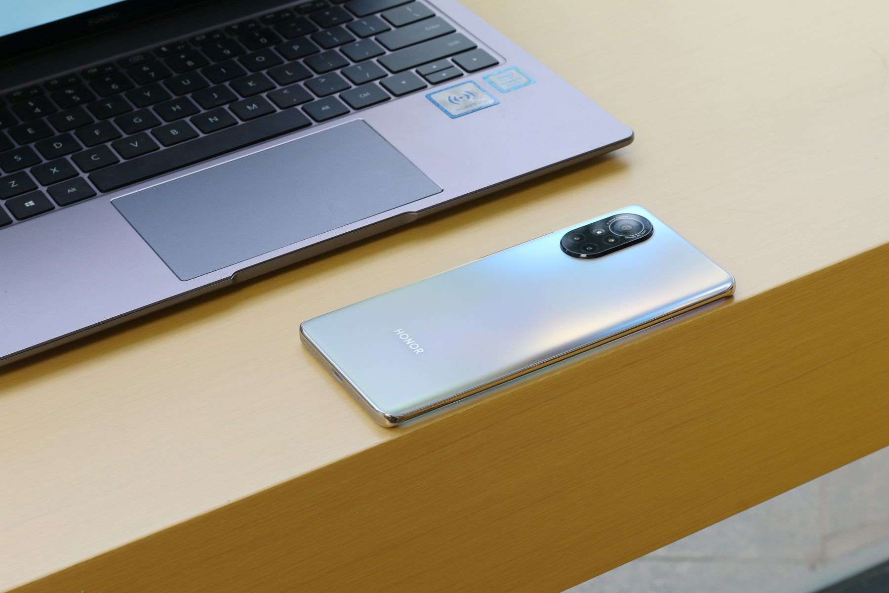 2021荣耀第二款新机v40轻奢亮点有哪些实测告诉你真相