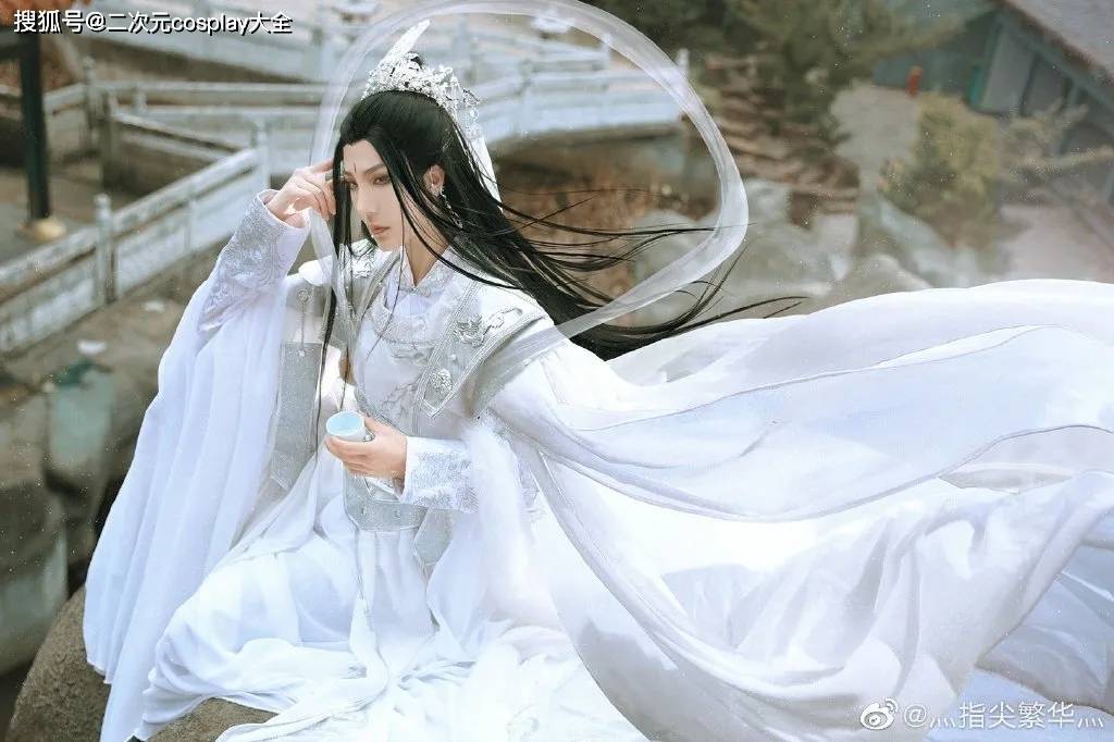 《天官賜福》君吾cos,絕美非常,一瞥一動皆令我離不開目光