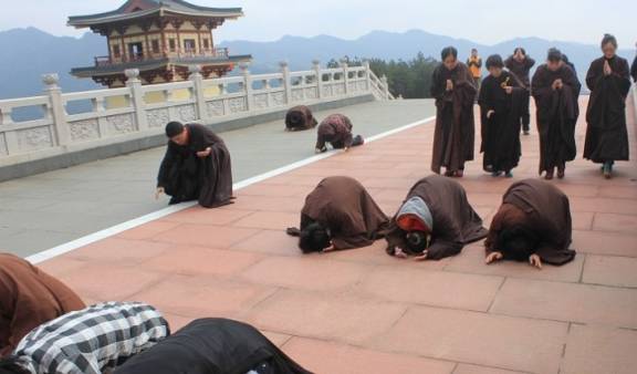 中国最具“良心”的寺庙，不收门票还免费给斋饭，僧人则每天修行