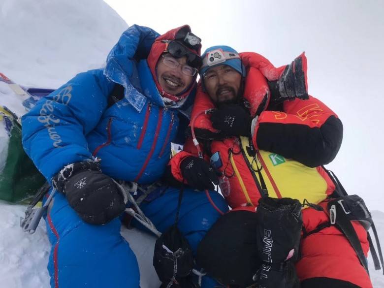 飞创时尚运动袜携手中国登山俱乐部成功登顶世界第八高峰-马纳斯鲁峰