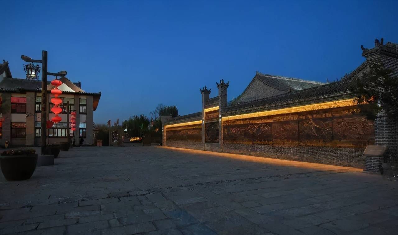 陕西规模最大的古镇：耗12.5亿打造，堪称咸阳明珠不输芙蓉园
