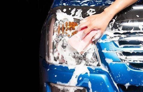 一个月一洗和经常洗车 哪种方式更伤车 新手 后悔知道晚了 汽车