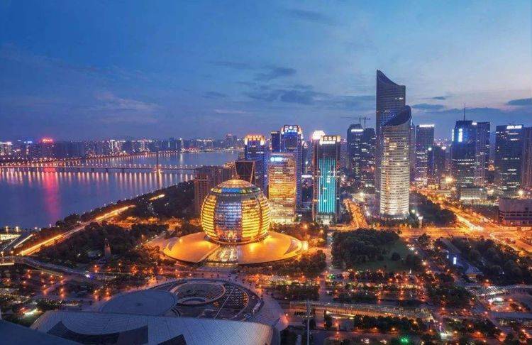 中国最美的新一线城市，坐拥举世闻名的5A景区，却从不收门票！