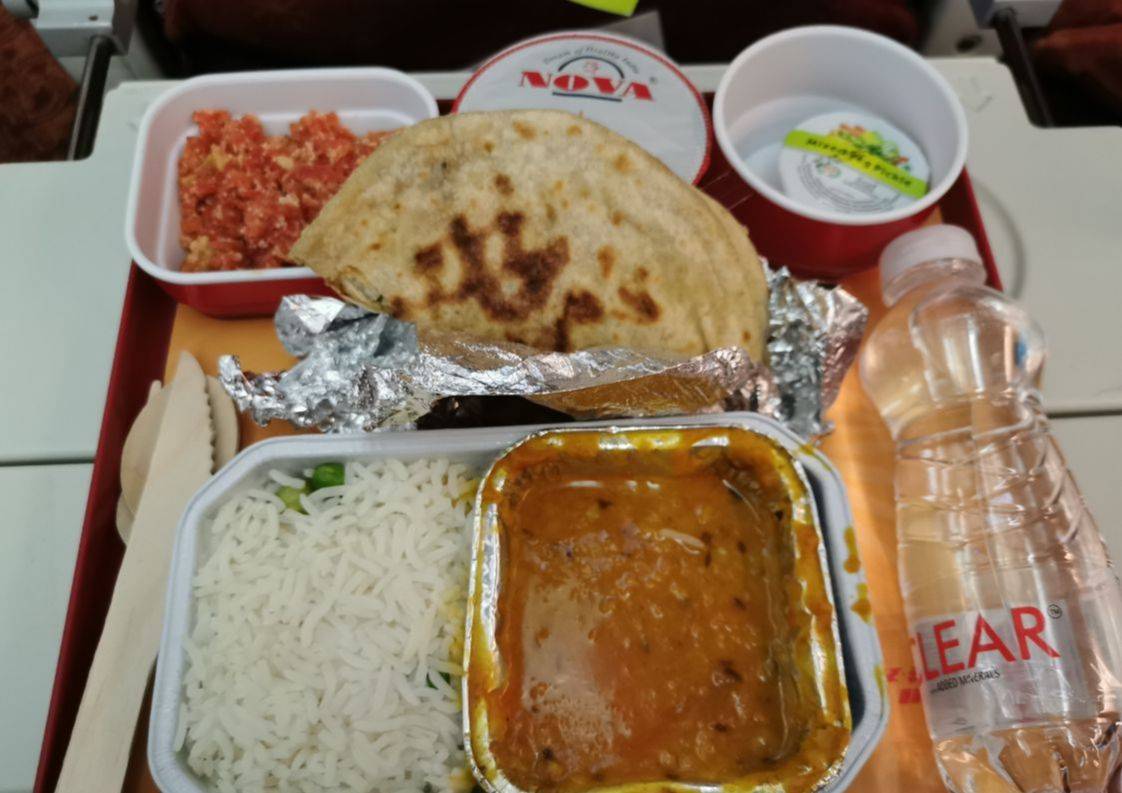 提起印度,很多人头脑中第一个会出现的就是咖喱,印度航空的飞机餐当然