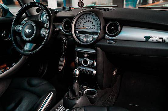 除了好看 Mini真不是一台适合女生开的车 拉力赛