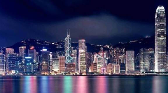 中国最适合夜游的5个城市，有上海香港广州不奇怪，重庆为何也在