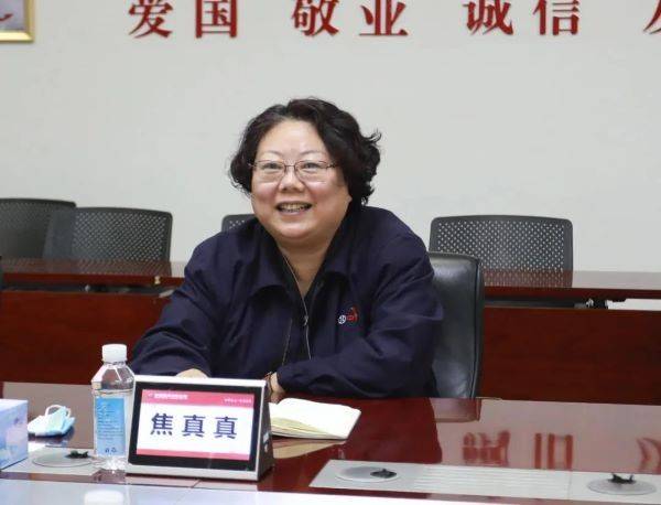 焦真真对屈锦薇董事长一行表示热烈欢迎,她表示,在国际化作为中都物流