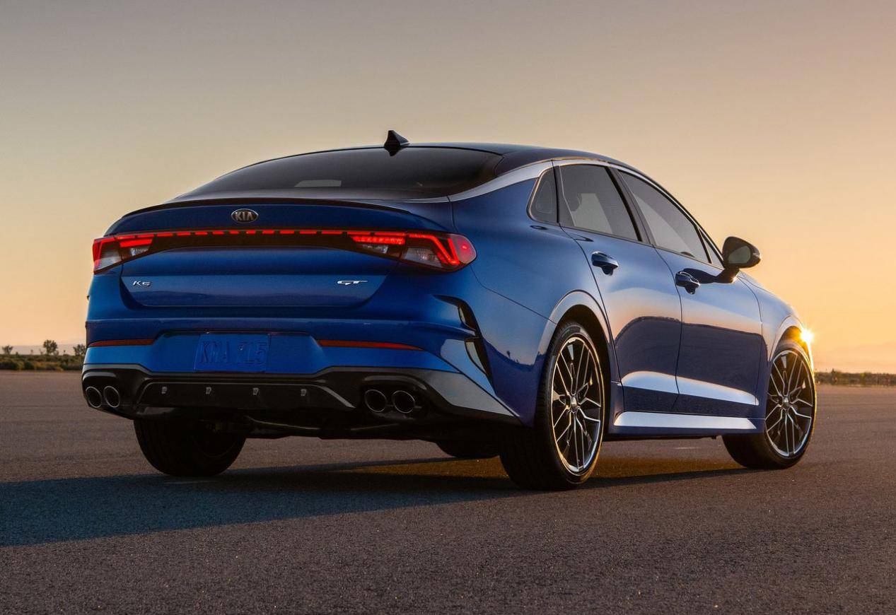 在动力方面,起亚k5 gt搭载了一台2.