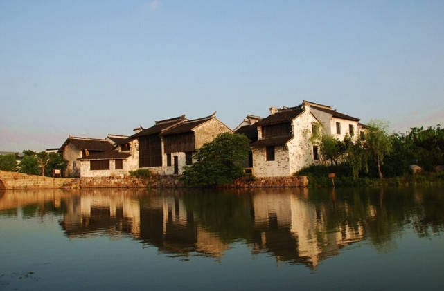 江苏最可怜的古镇，三面环湖景色不输乌镇西塘，免费开放却无人问津