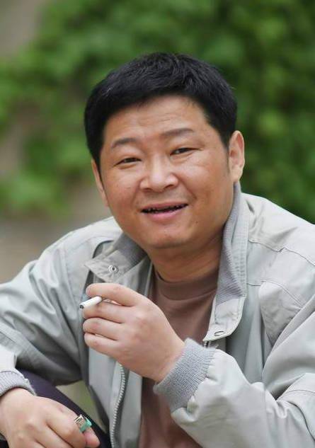 原创三德子赵亮当红时退圈荒山养鸡成富豪今娶小15岁嫩模