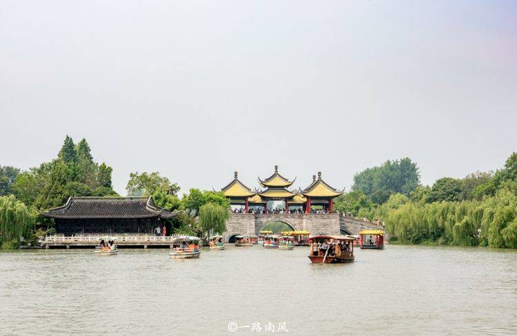古代扬州远比现在大，浙江广东区域都受其管辖，旅游胜地数之不尽