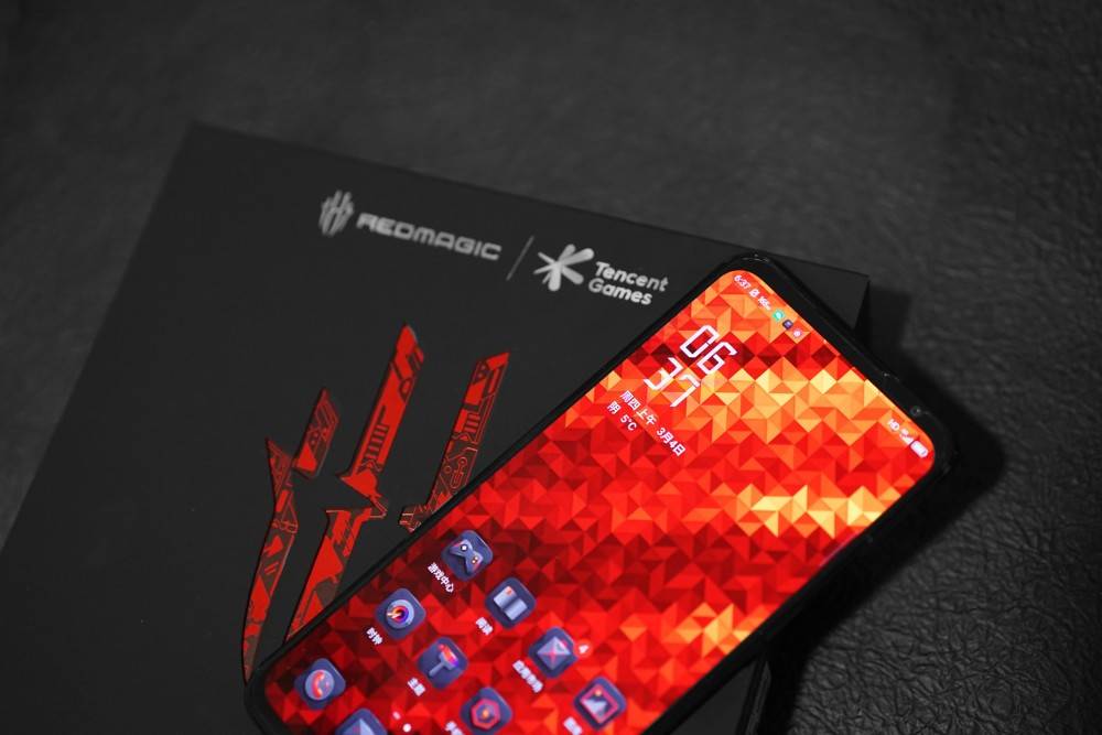 165hz游戏机皇红魔6pro玄铁黑版本开启预售,4.1火爆开售