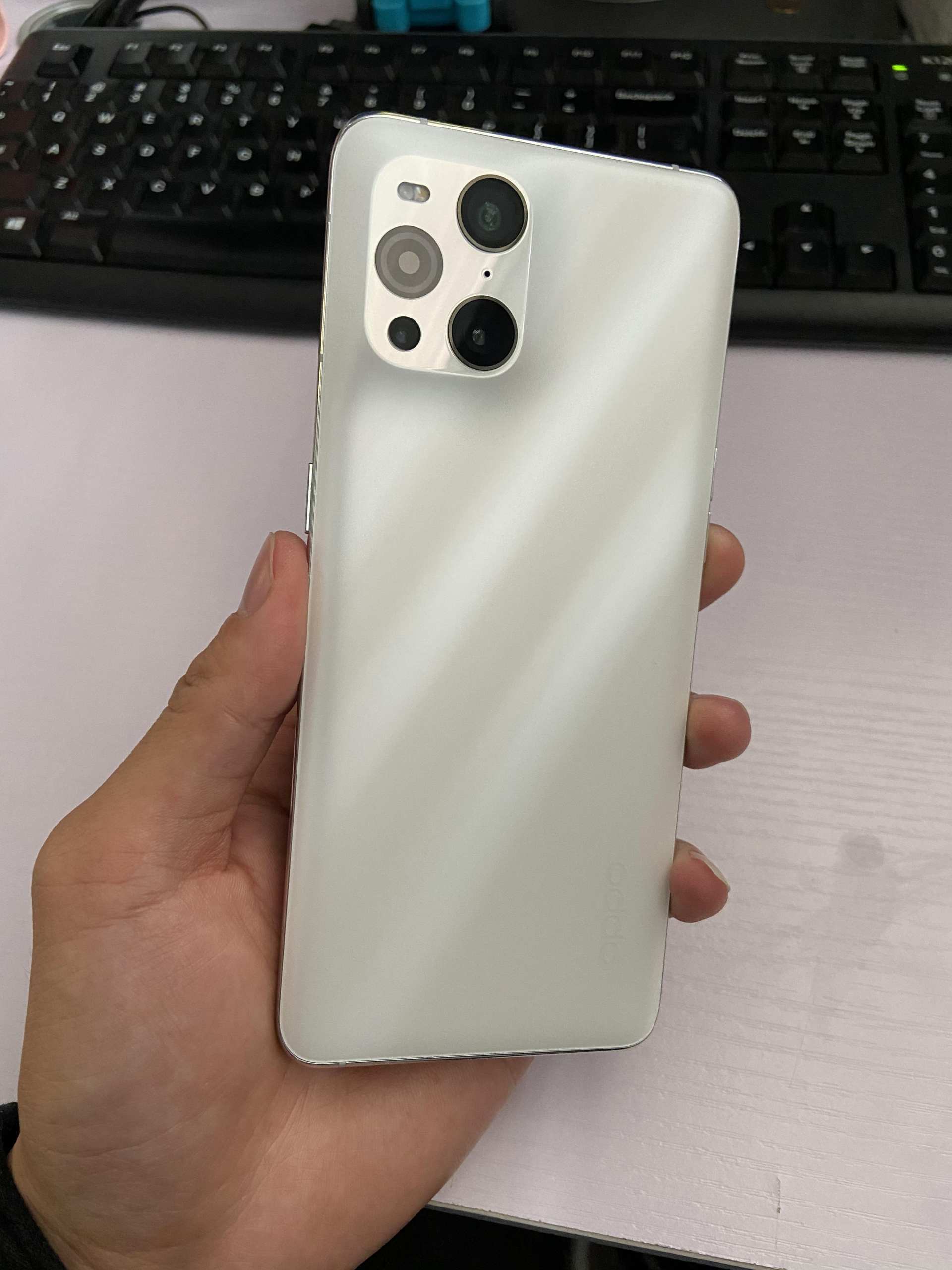 拿一個月薪水買國產手機OPPO Find X3，這波操作虧不虧？ 科技 第1張