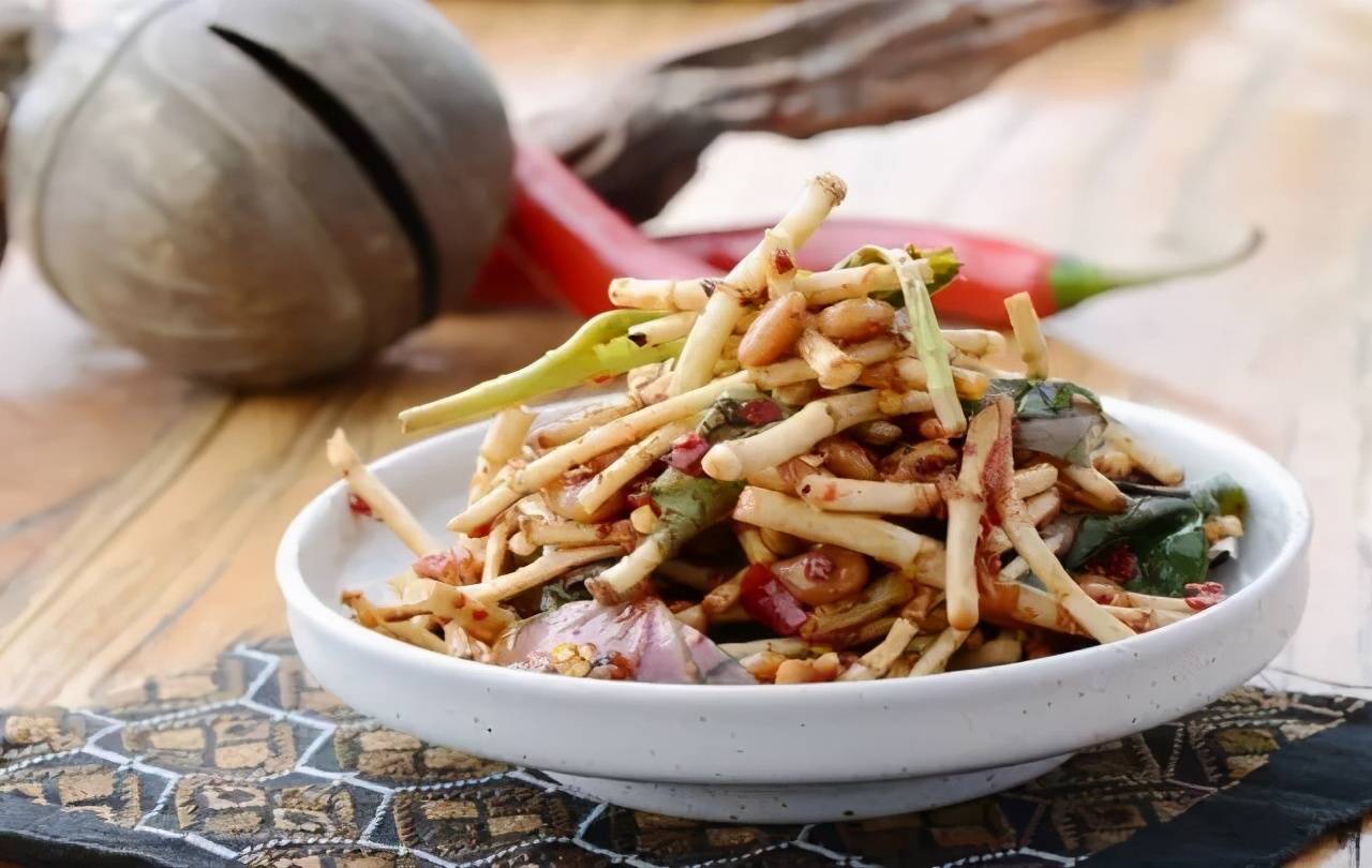 怎么挑选猪耳朵好坏 55ddd55dc65641fdb147a547d2bb8e0a.jpeg